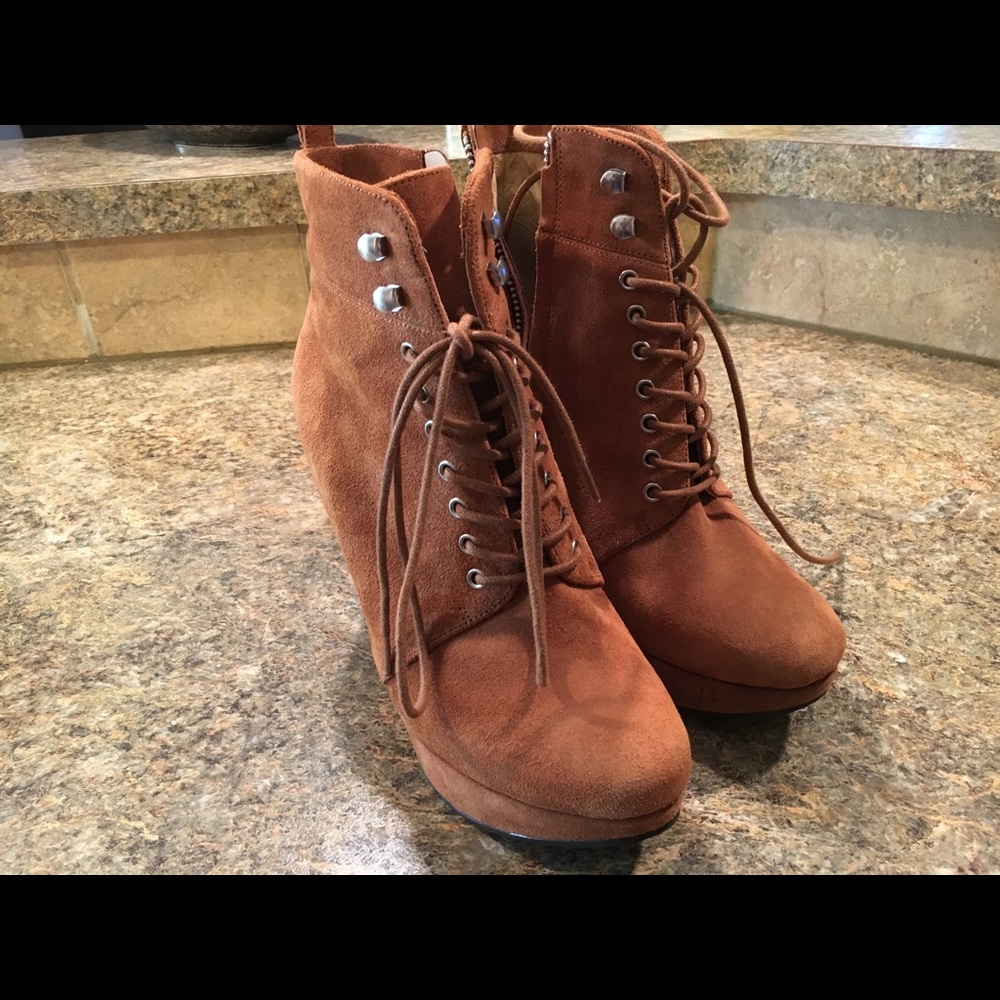 New Michael Kors Suede Wedge Booties Size 71/2